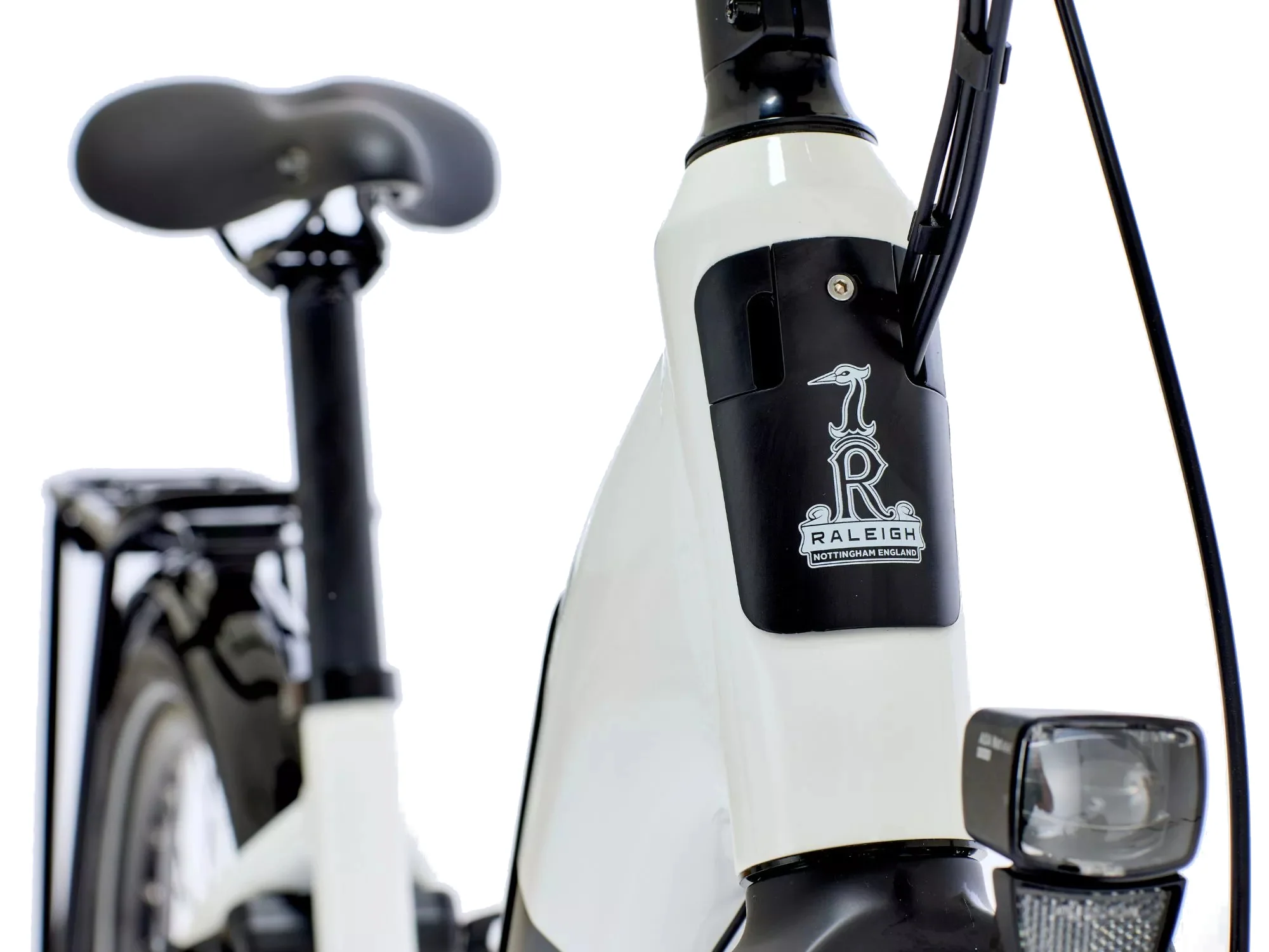 Motus Low Step Hub Gear Hybrid E-Bike - White - Image 7